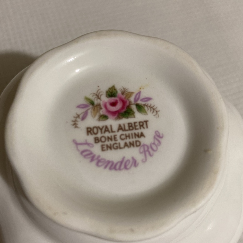 Royal Albert Lavender Rose Cream Jug & Sugar Bowl Set Bone China - Picture 9 of 12